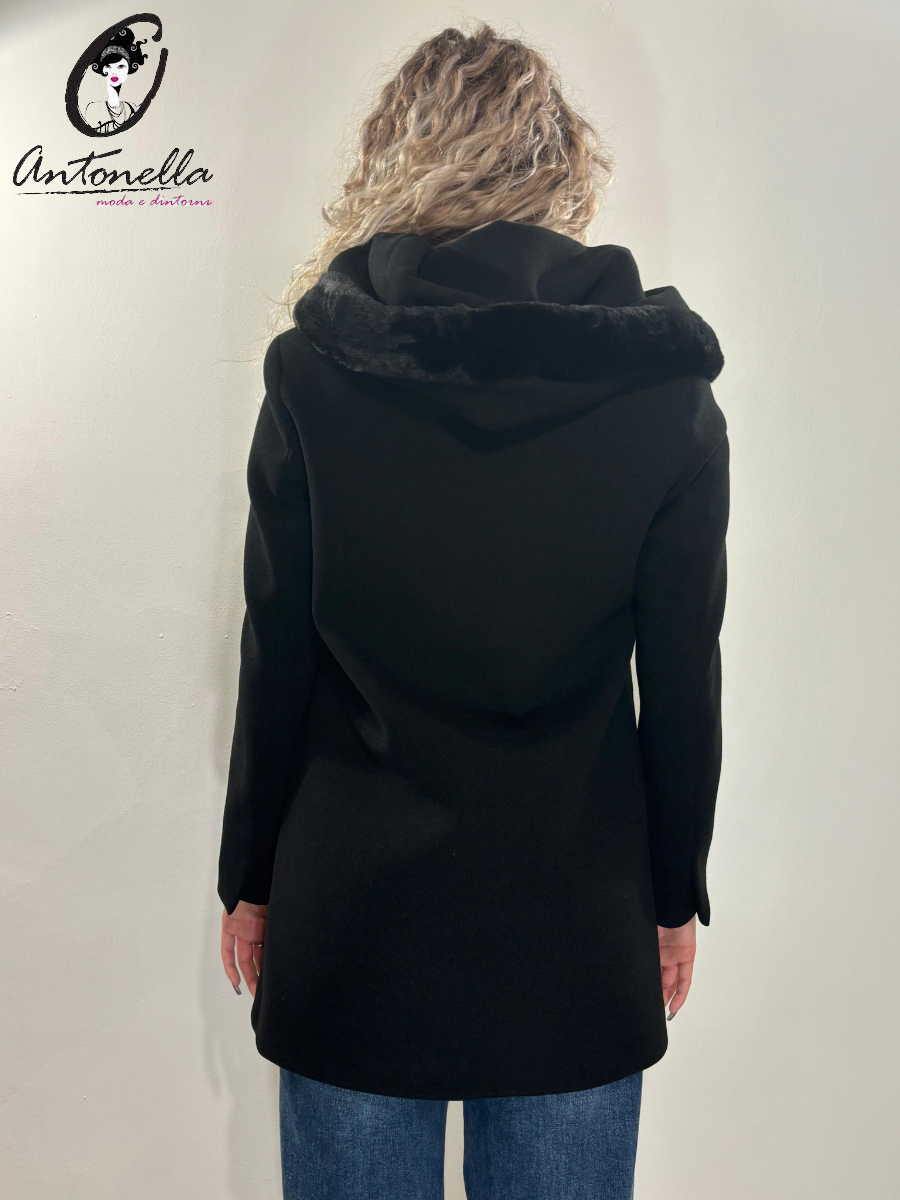 Cappotto Donna con Cappuccio Artigli